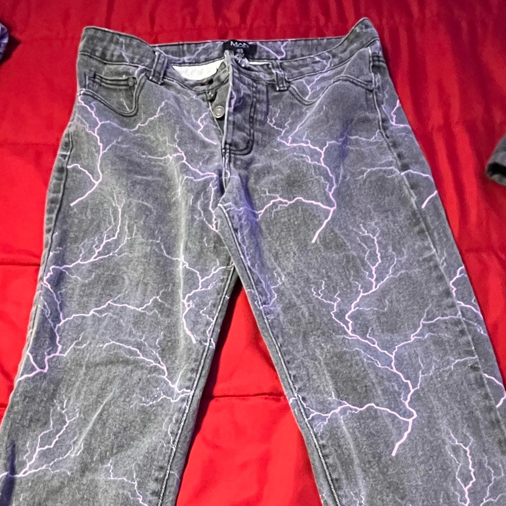 BoohooMAN jeans                                                     Size- 30x32